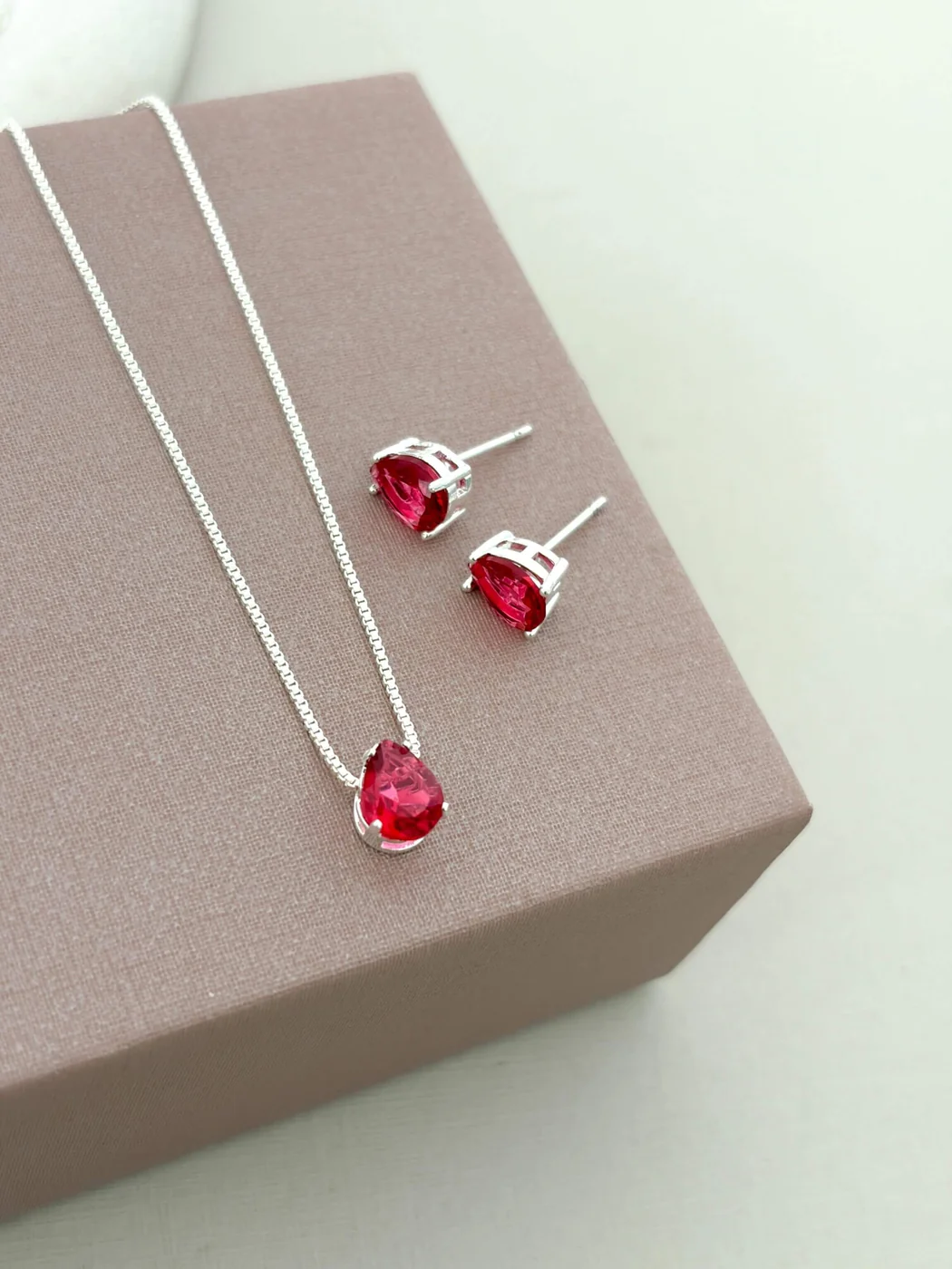 CONJUNTO GOTA ROSA FUCSIA — foto 1