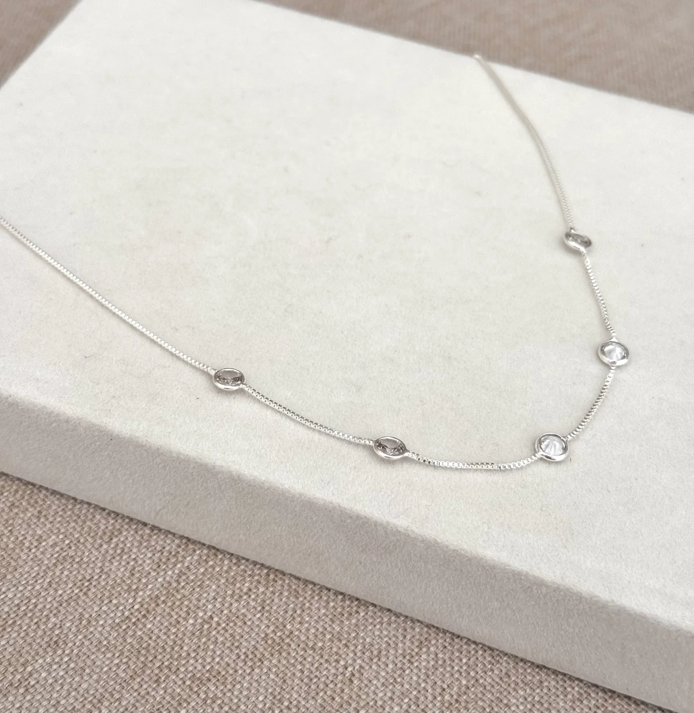 COLAR/CHOKER CINCO PEDRINHAS — foto 1
