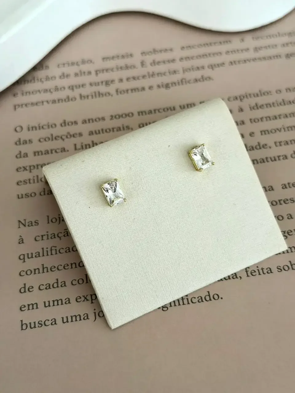 BRINCO FOLHEADO ZIRCONIA CRISTAL — foto 1